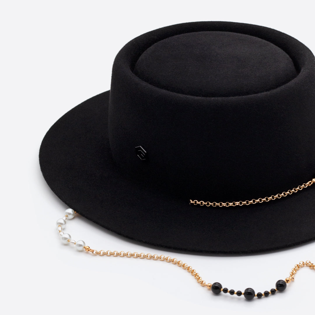 PEARL CHAIN EMBELLISHED BLACK PORK PIE HAT